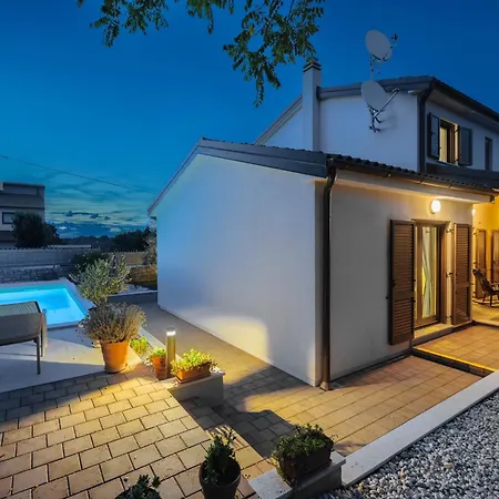 Clariss By Briskva 别墅 *