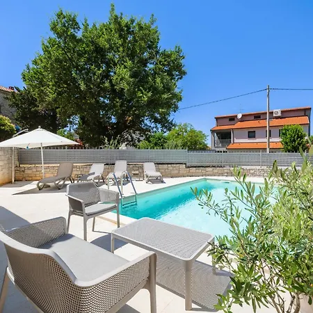 Clariss By Briskva Villa