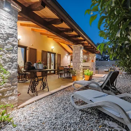 Clariss By Briskva Villa