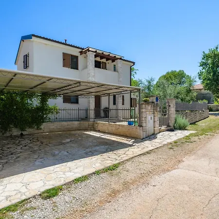 Clariss By Briskva 别墅 *