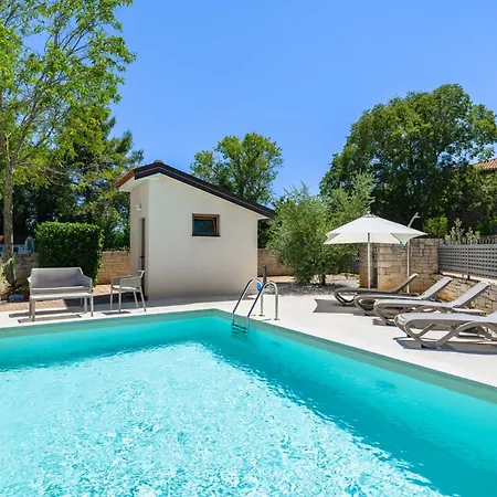 Villa Clariss By Briskva *