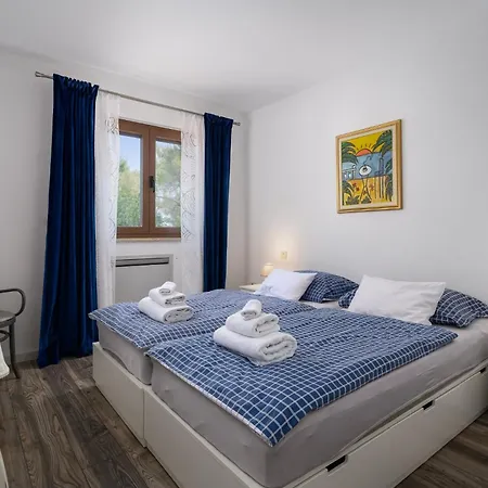 Clariss By Briskva Višnjan