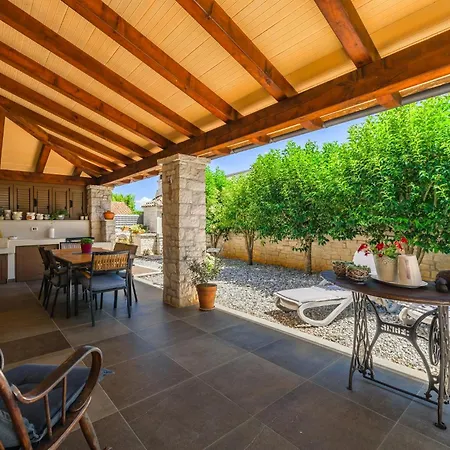 Villa Clariss By Briskva *