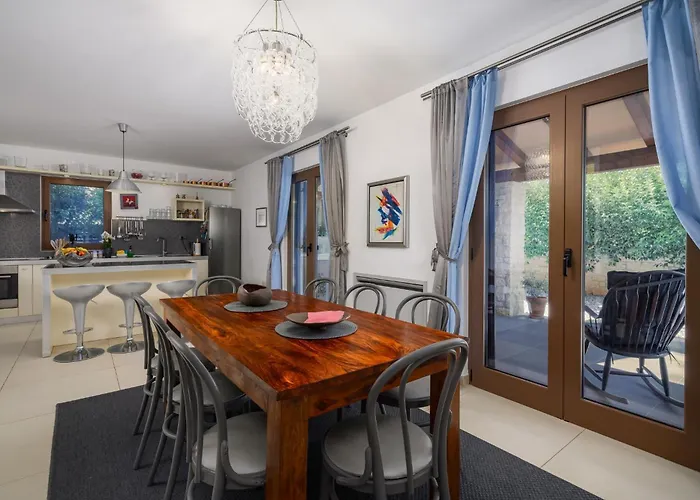 Clariss By Briskva * Visnjan