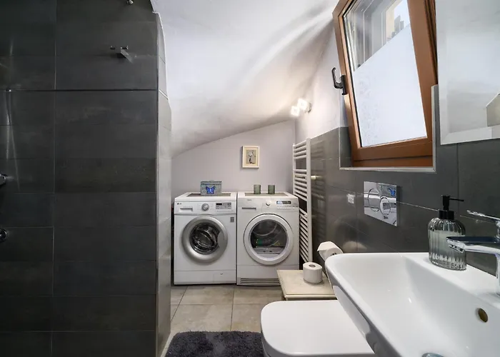 Clariss By Briskva Vila *