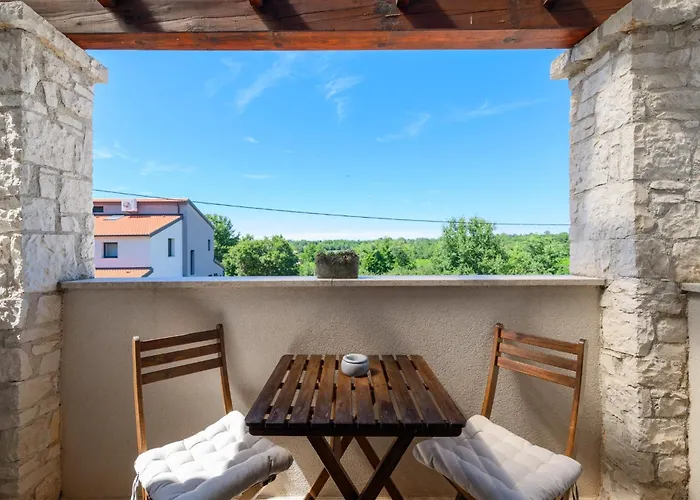 Clariss By Briskva Vila Visnjan