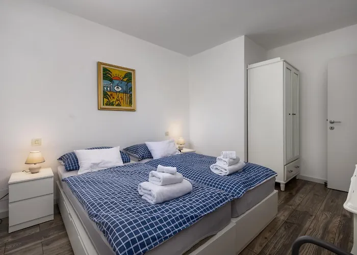 Clariss By Briskva Vila