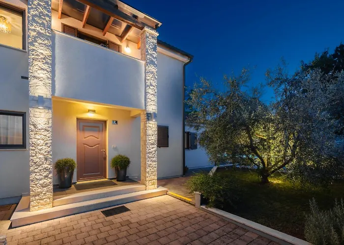 Clariss By Briskva *